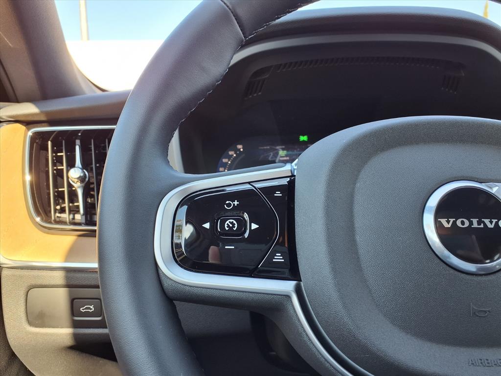 2026 Volvo XC60 Core - Photo 16