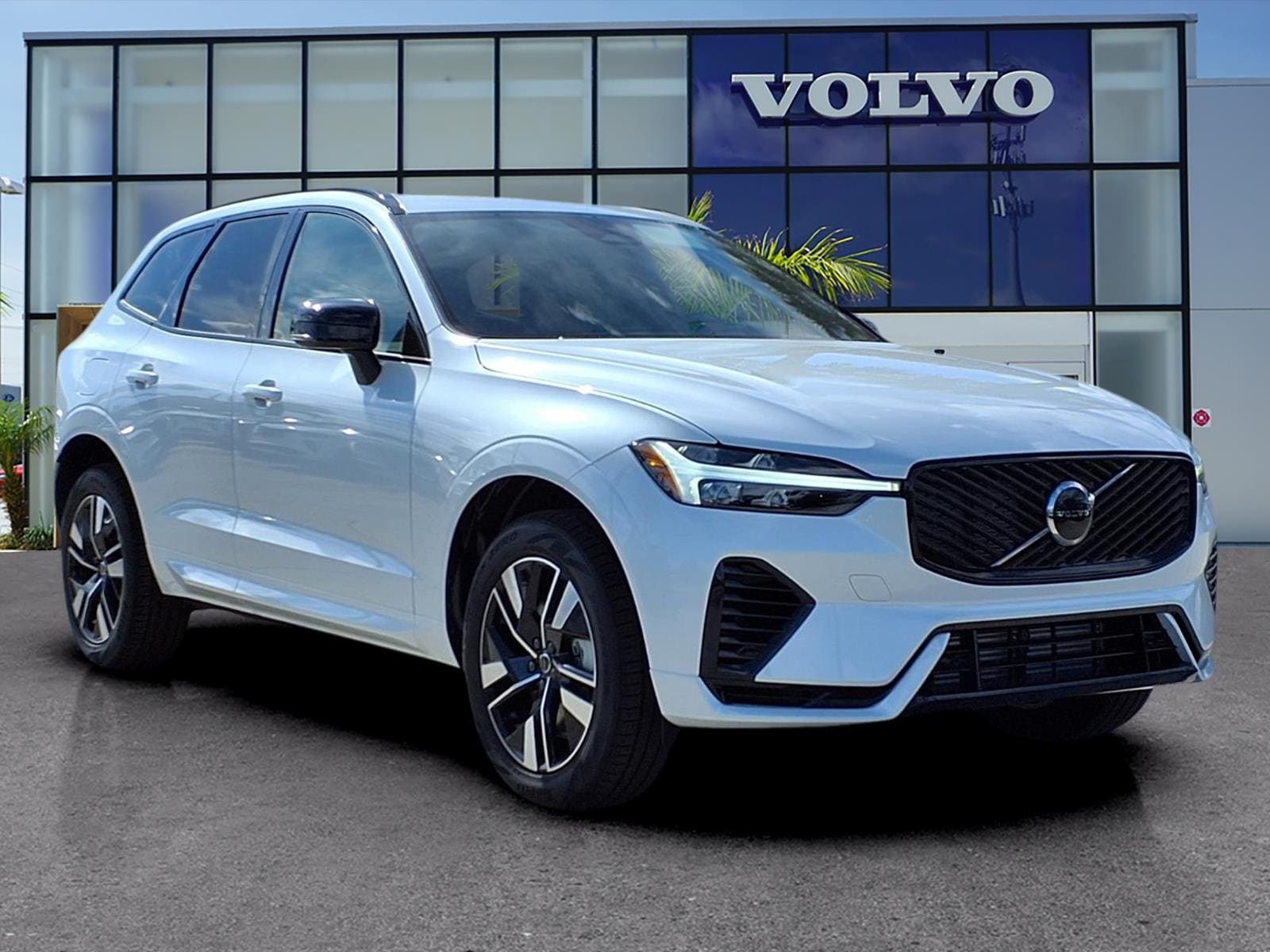 2026 Volvo XC60 plug-in hybrid SUV 