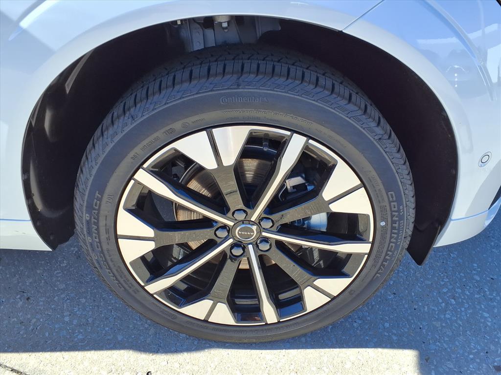 2026 Volvo XC60 Plus - Photo 9