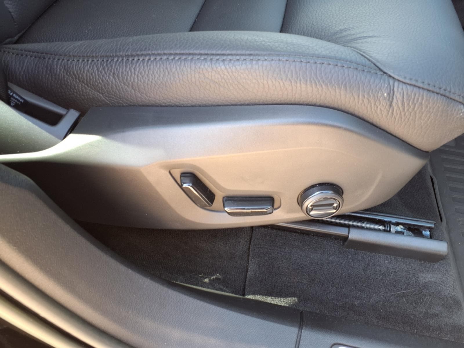 2023 Volvo XC60 Plus - Photo 12