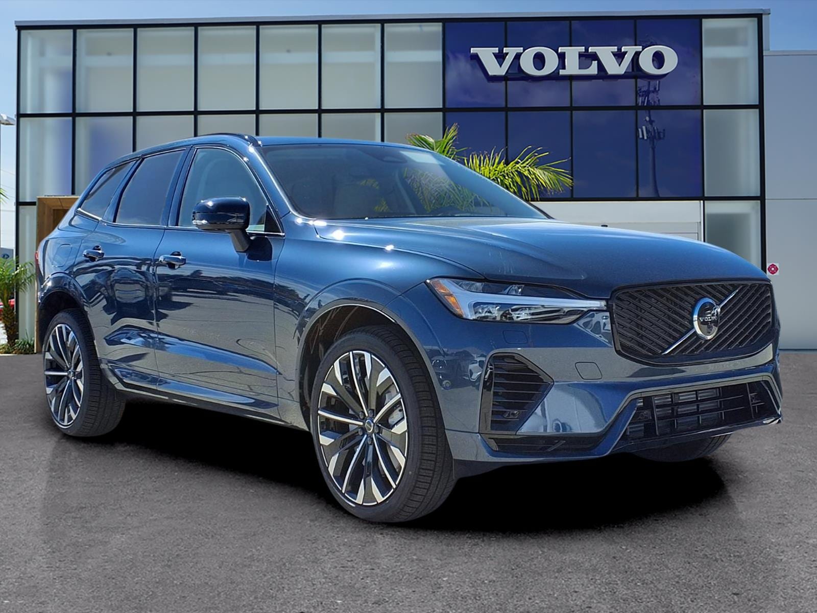 2026 Volvo XC60 plug-in hybrid SUV 
