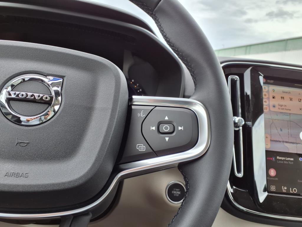 2026 Volvo XC40 Plus - Photo 16