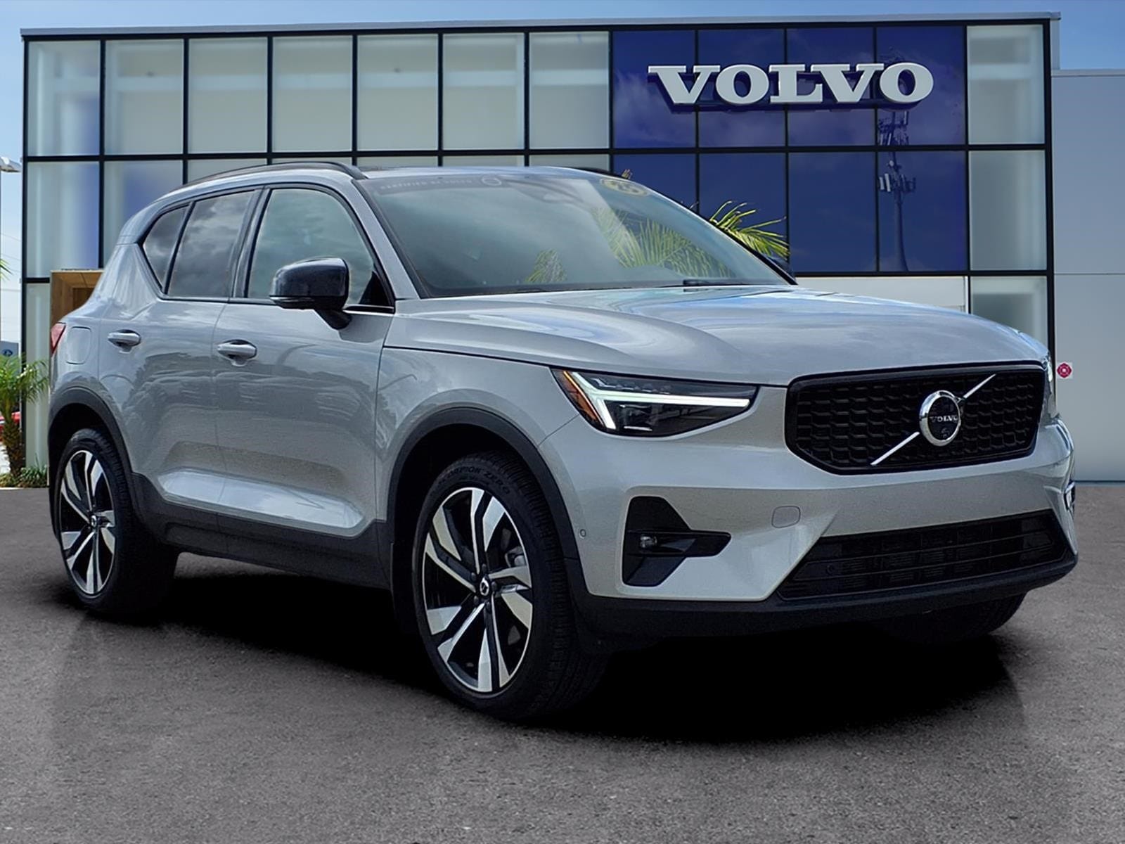 2025 Volvo XC40 Ultra