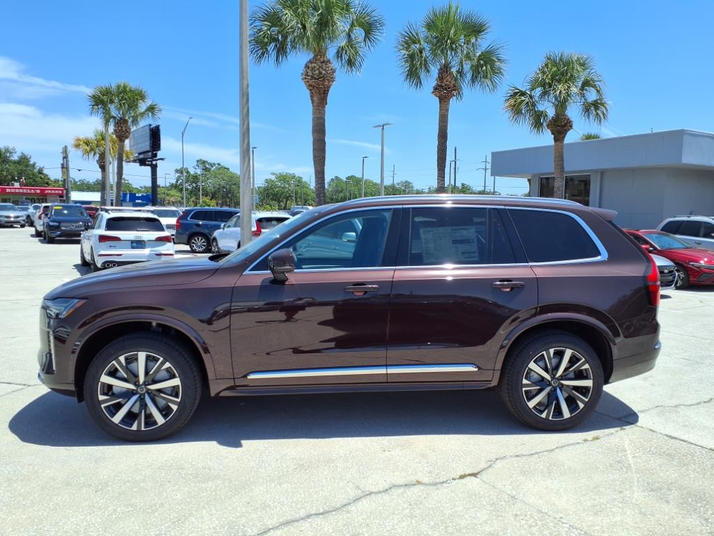 2025 Volvo XC90 B5 Core photo 4