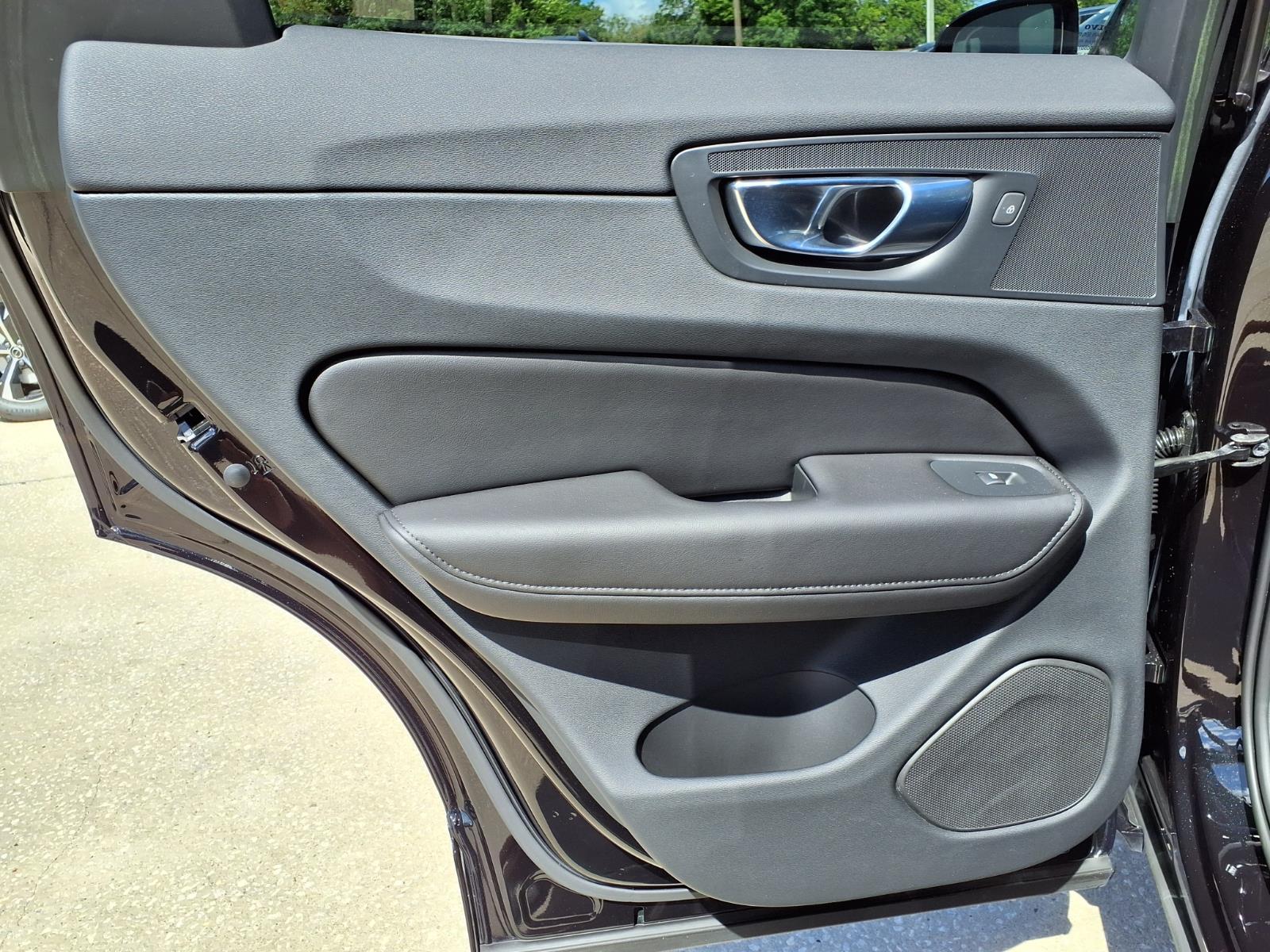 2023 Volvo XC60 Plus - Photo 19