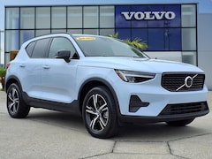 2026 Volvo XC40 B5 Core All-Wheel Drive SUV