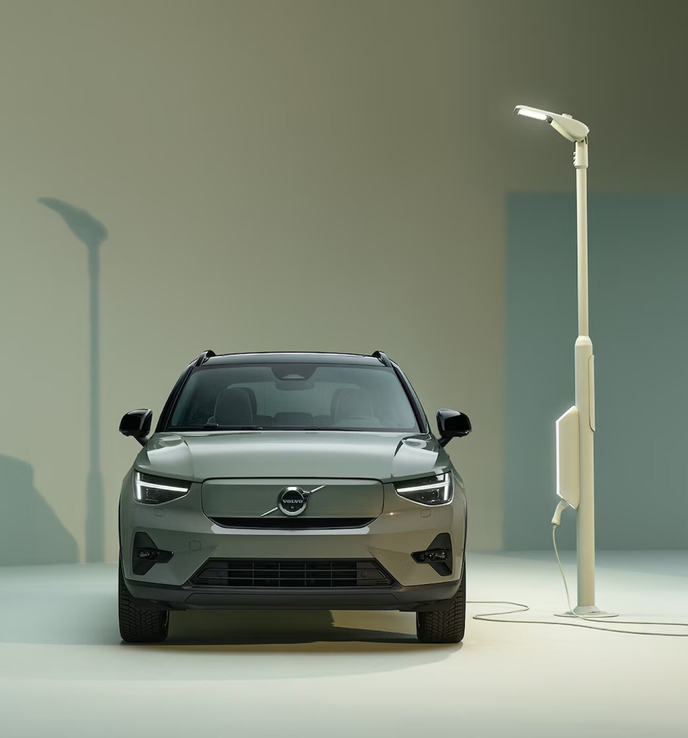 Volvo XC40 Recharge Battery Size and Charging
