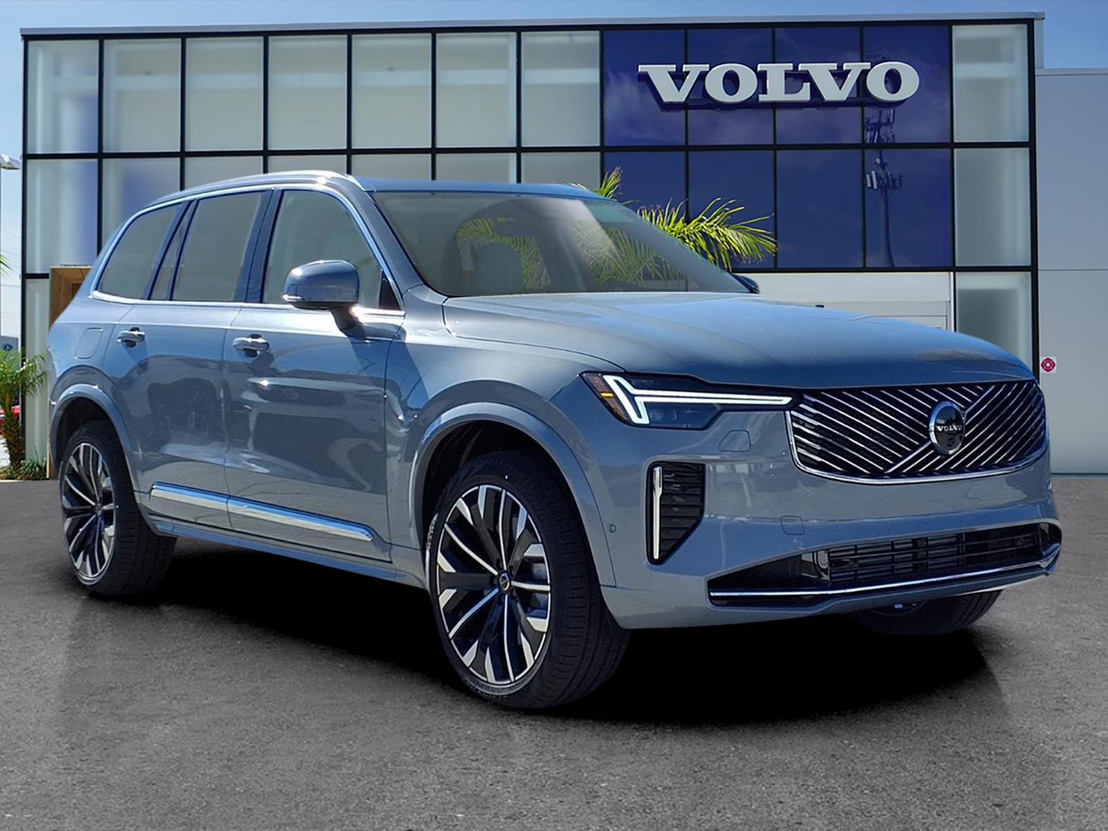 2026 Volvo XC90 plug-in hybrid SUV 