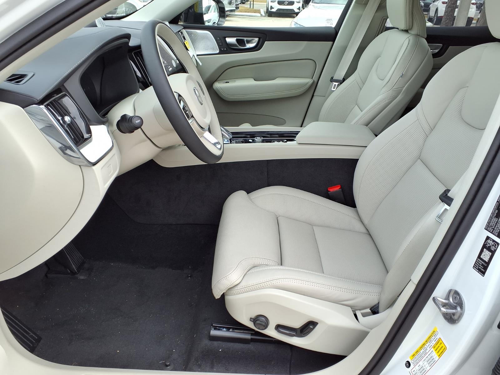 2026 Volvo XC60 Ultra - Photo 13