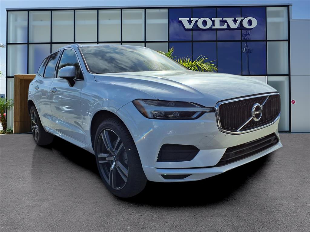 2020 Volvo XC60 Momentum's photo