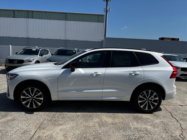 2025 Volvo XC60 B5 Core photo 4