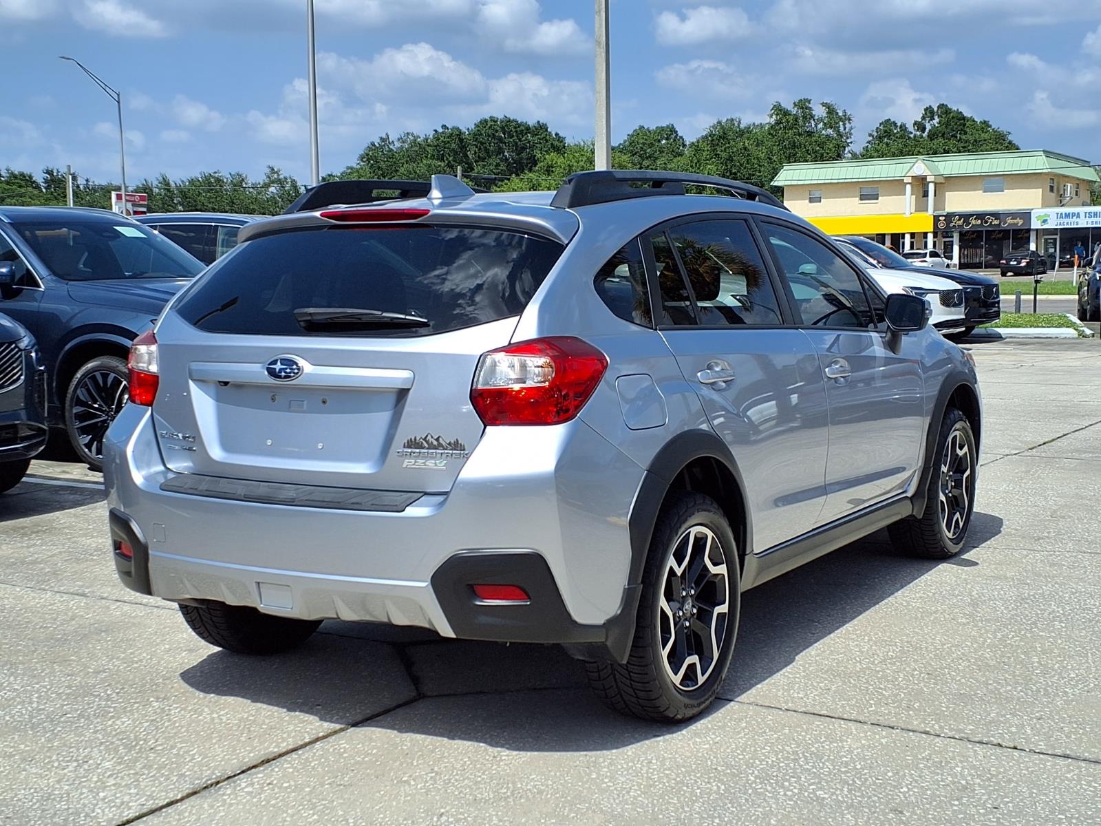 View vehicle photo 7