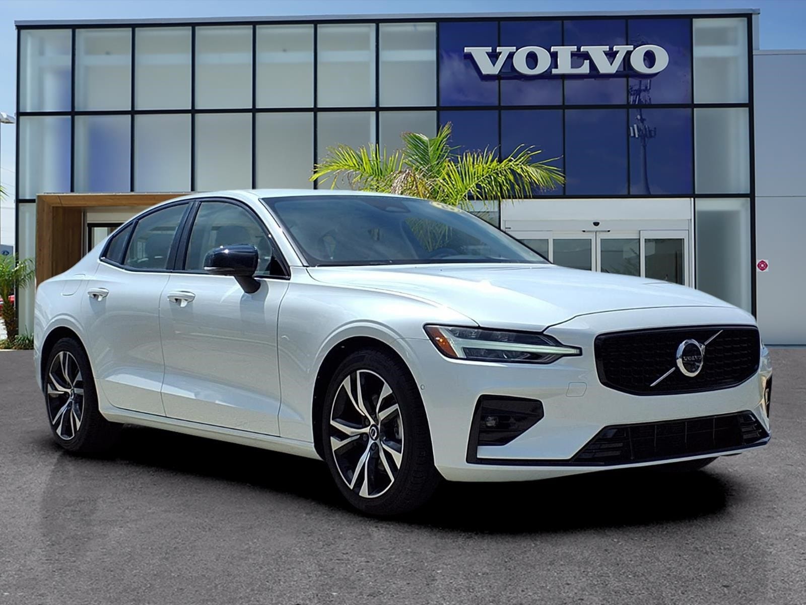 2025 Volvo S60