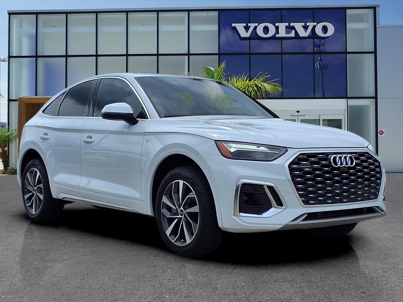 2023 Audi Q5 Sportback 45 Premium Plus's photo