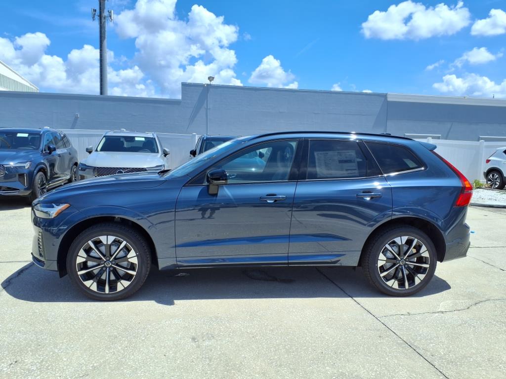 2026 Volvo XC60 B5 Plus photo 4