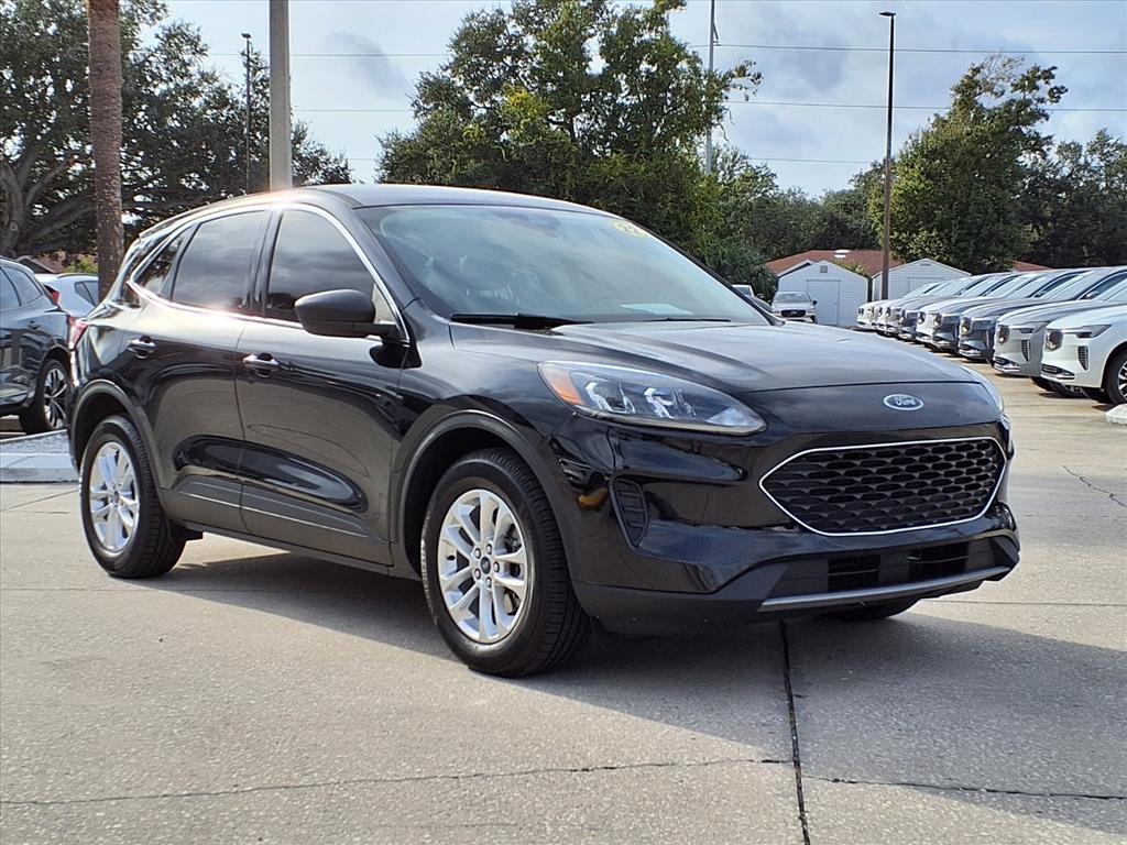 2022 Ford Escape SE's photo