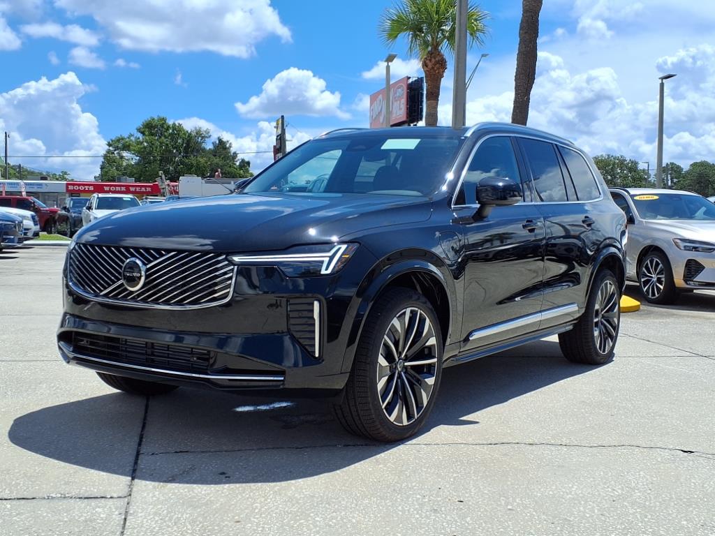 2026 Volvo XC90 T8 Core photo 3