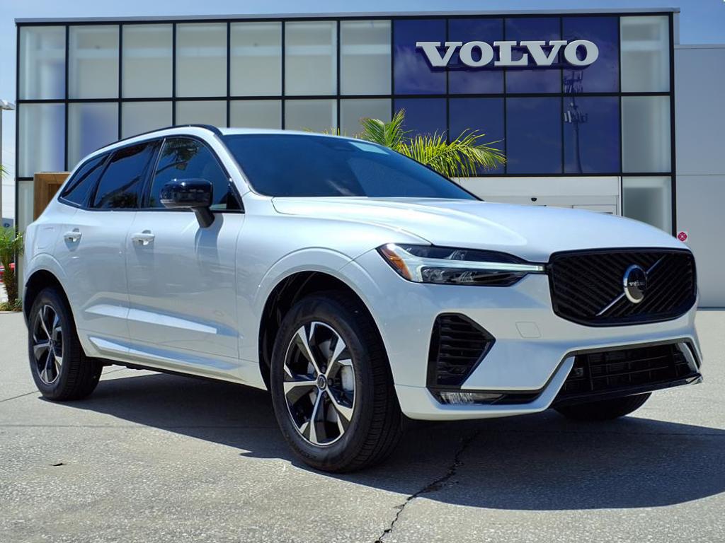 2026 Volvo XC60 Core's photo
