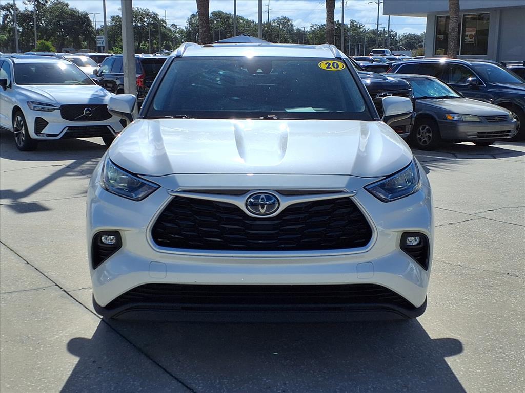 2020 Toyota Highlander Hybrid XLE photo 2