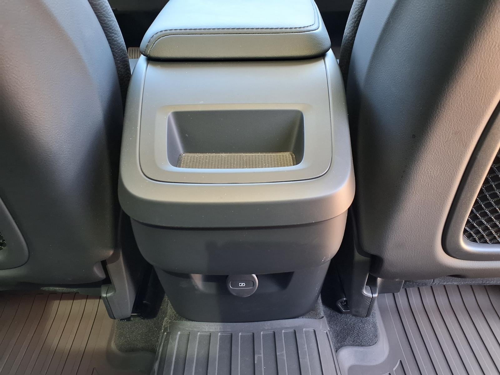 2023 Volvo XC60 Plus - Photo 16