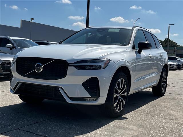 2025 Volvo XC60 B5 Core photo 3