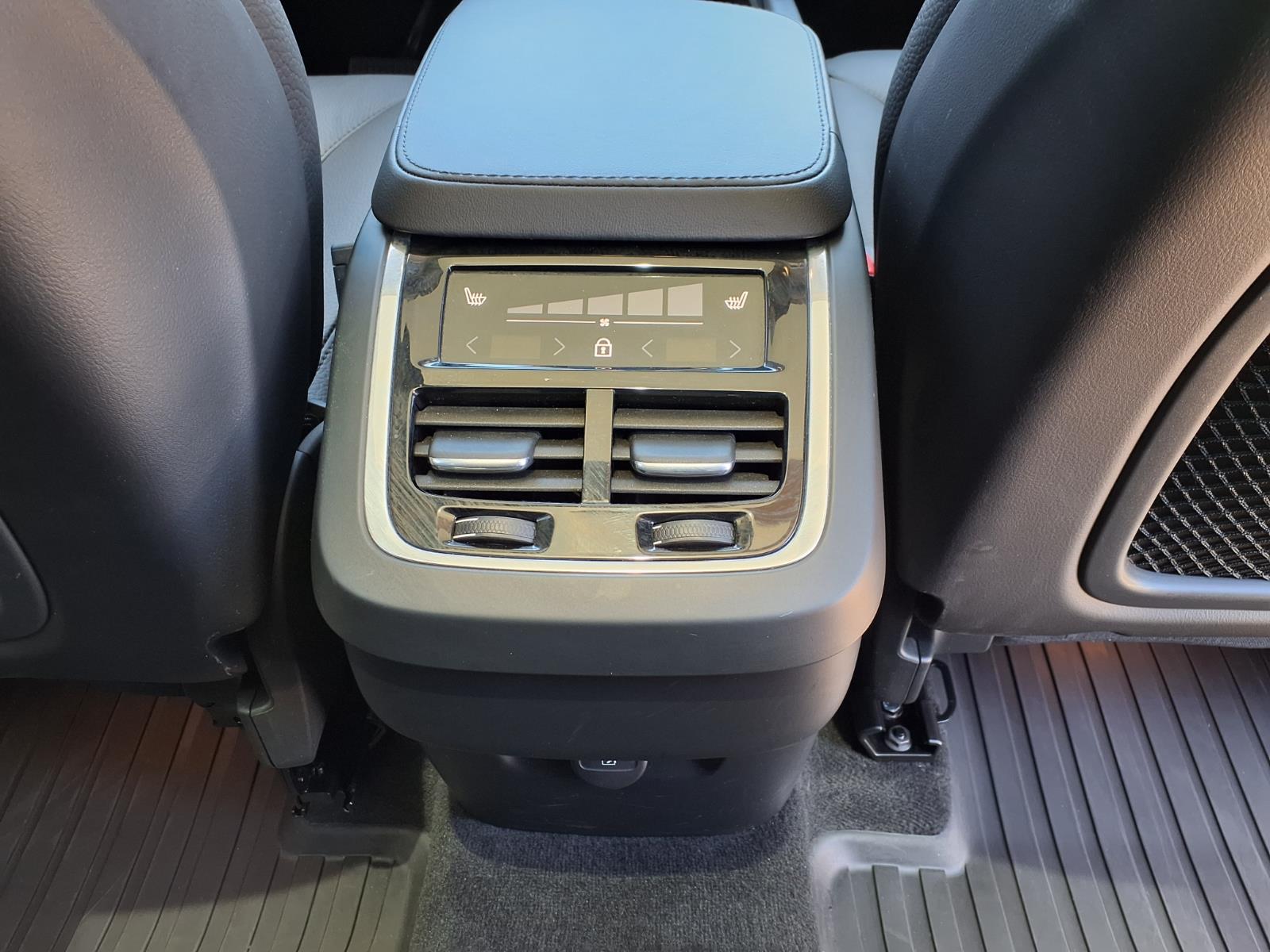 2024 Volvo XC90 Plus - Photo 16
