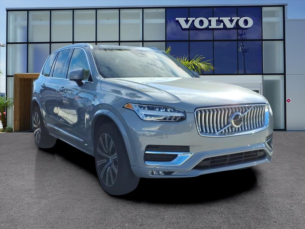 2024 Volvo XC90 Core's photo