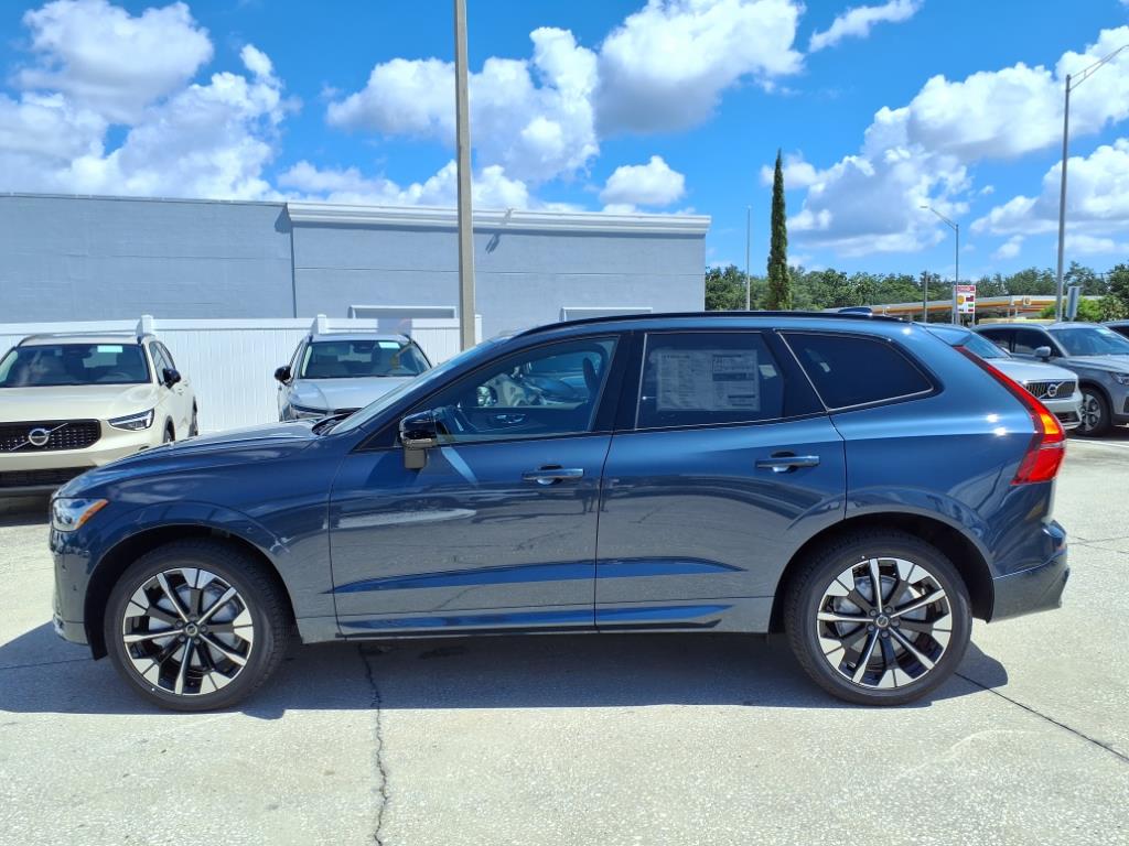 2026 Volvo XC60 B5 Plus photo 4