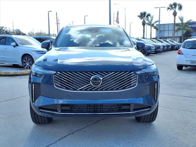 2025 Volvo XC90 B5 Plus photo 2