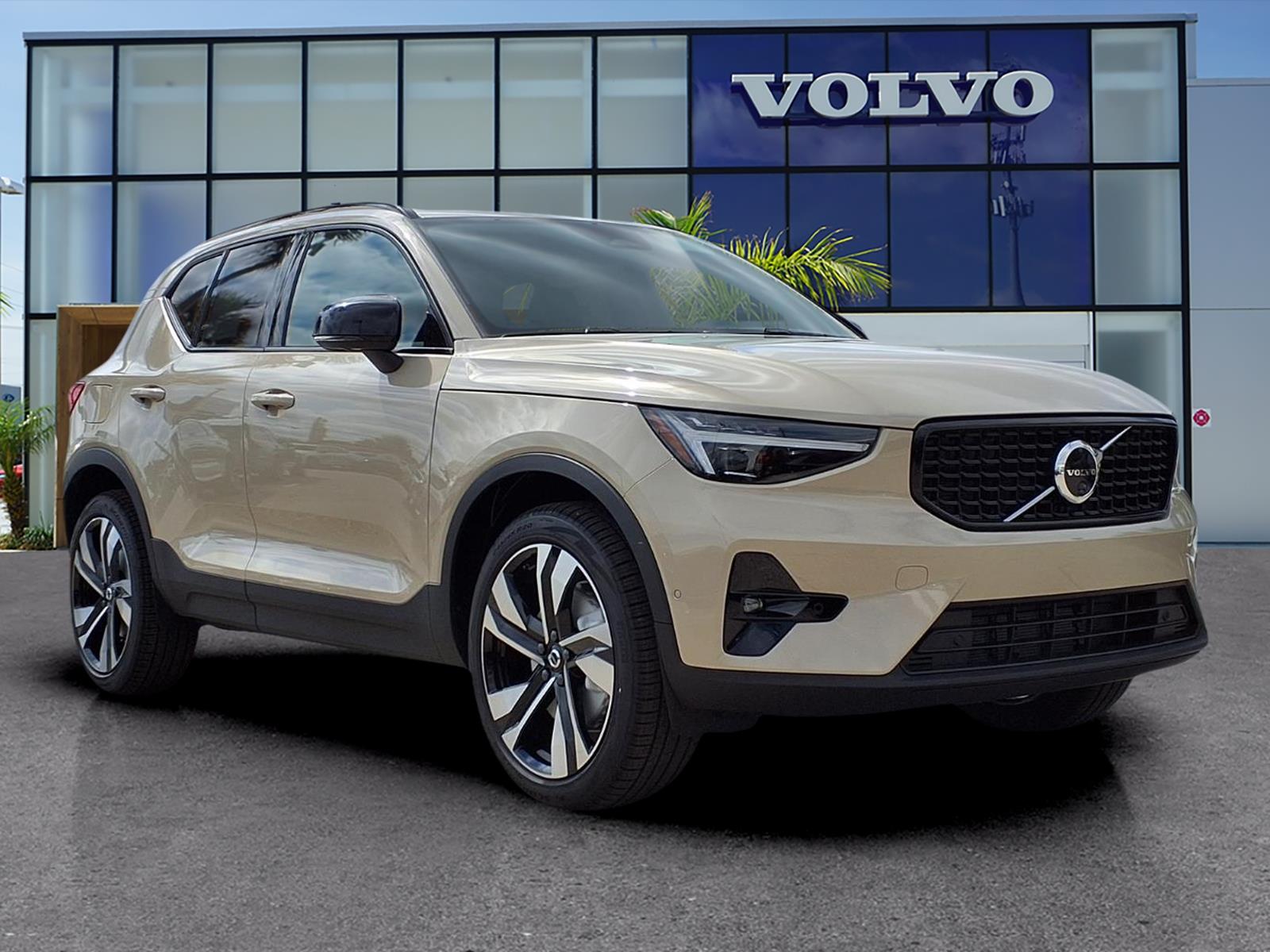 2026 Volvo XC40 SUV 