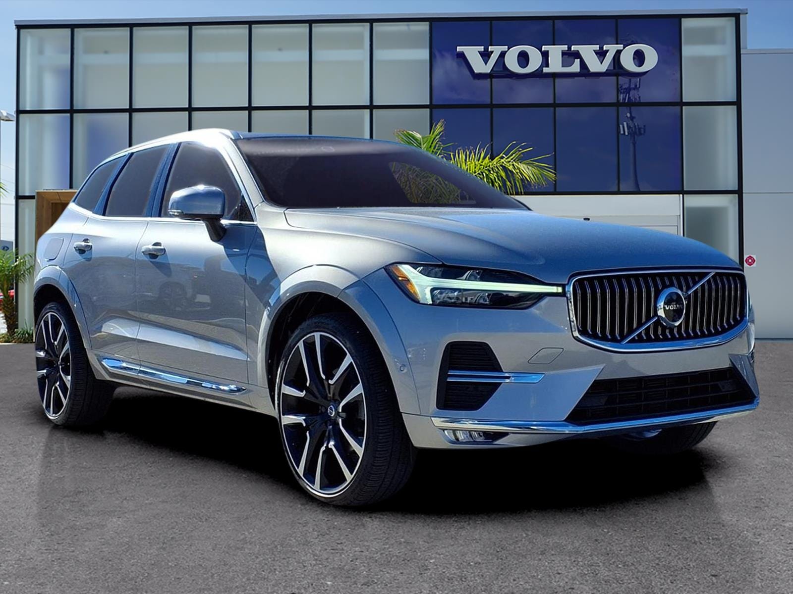 2023 Volvo XC60 SUV 