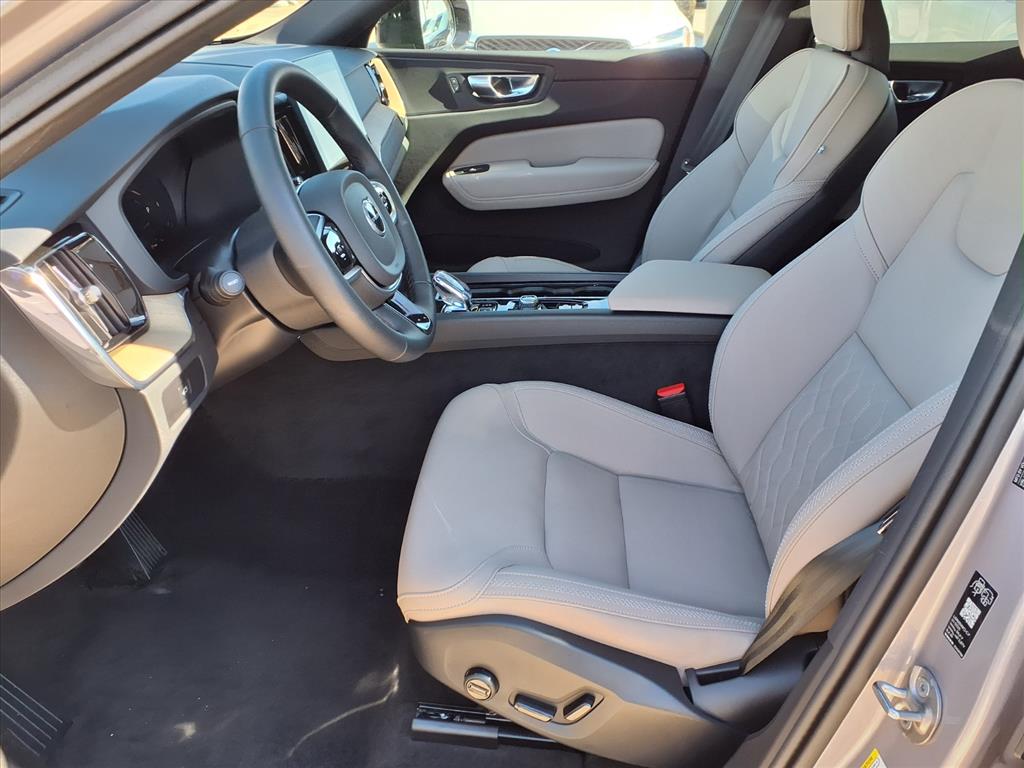 2026 Volvo XC60 Core - Photo 12