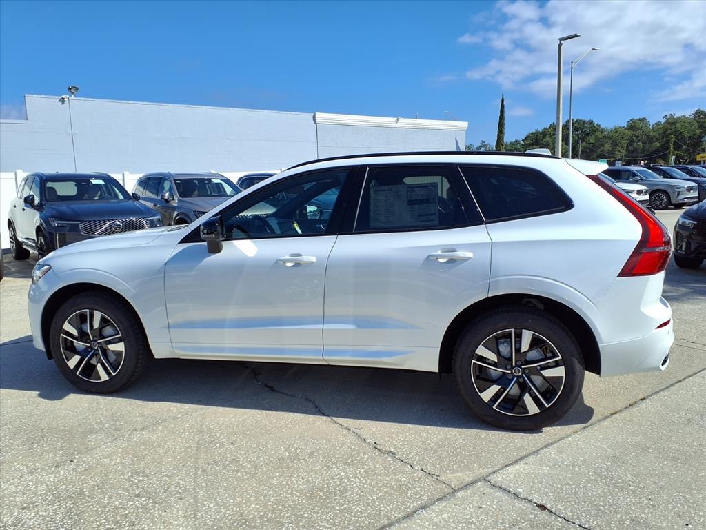 New 2026 Volvo XC60 B5 Core SUV