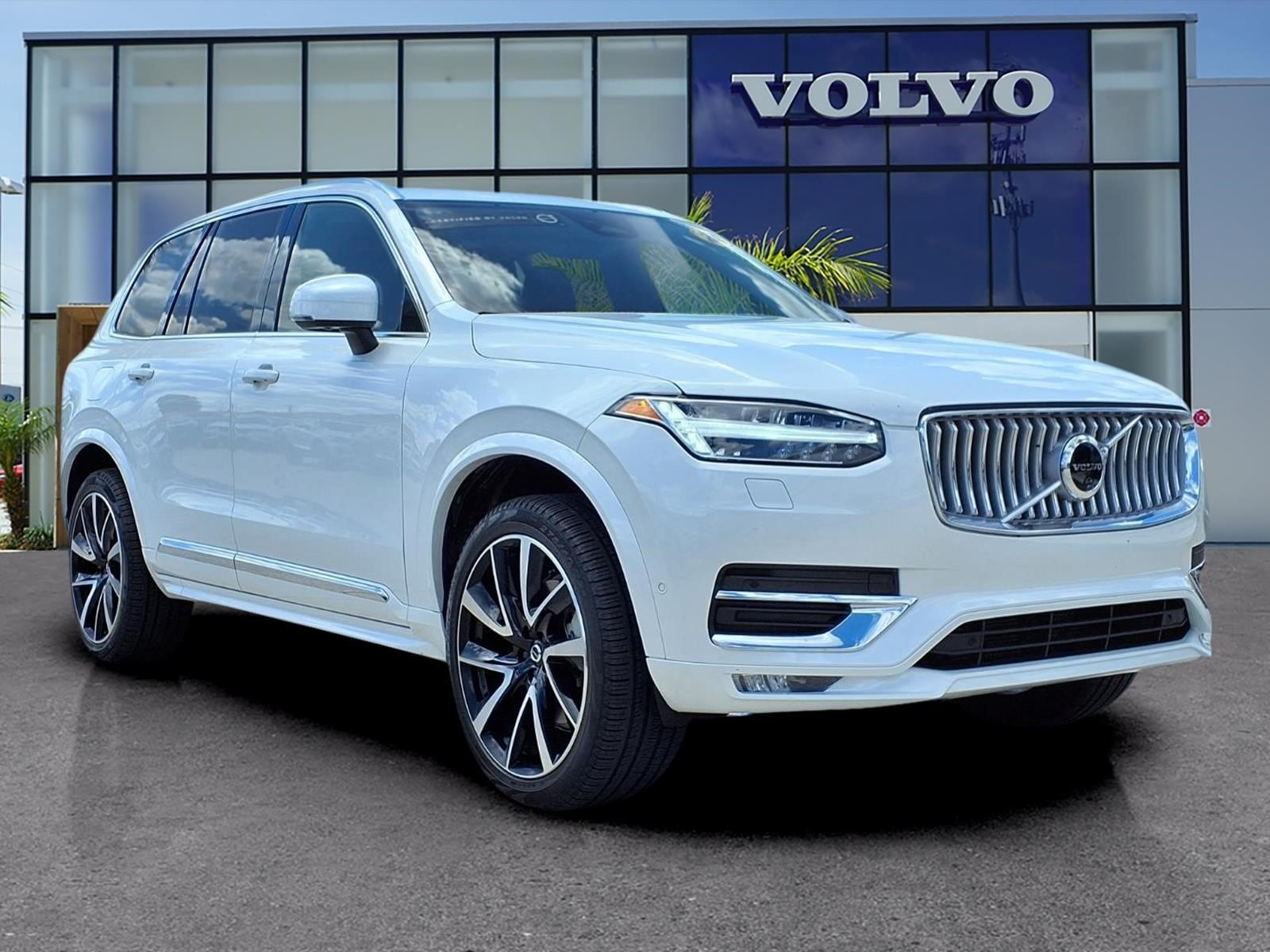 2024 Volvo XC90 B6 Ultimate 7-Seater Bright theme 4WD's photo