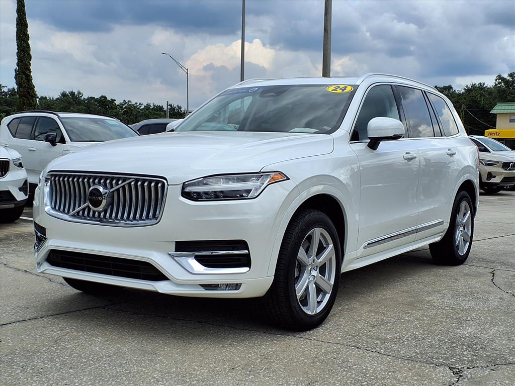 2024 Volvo XC90 B5 Core photo 2