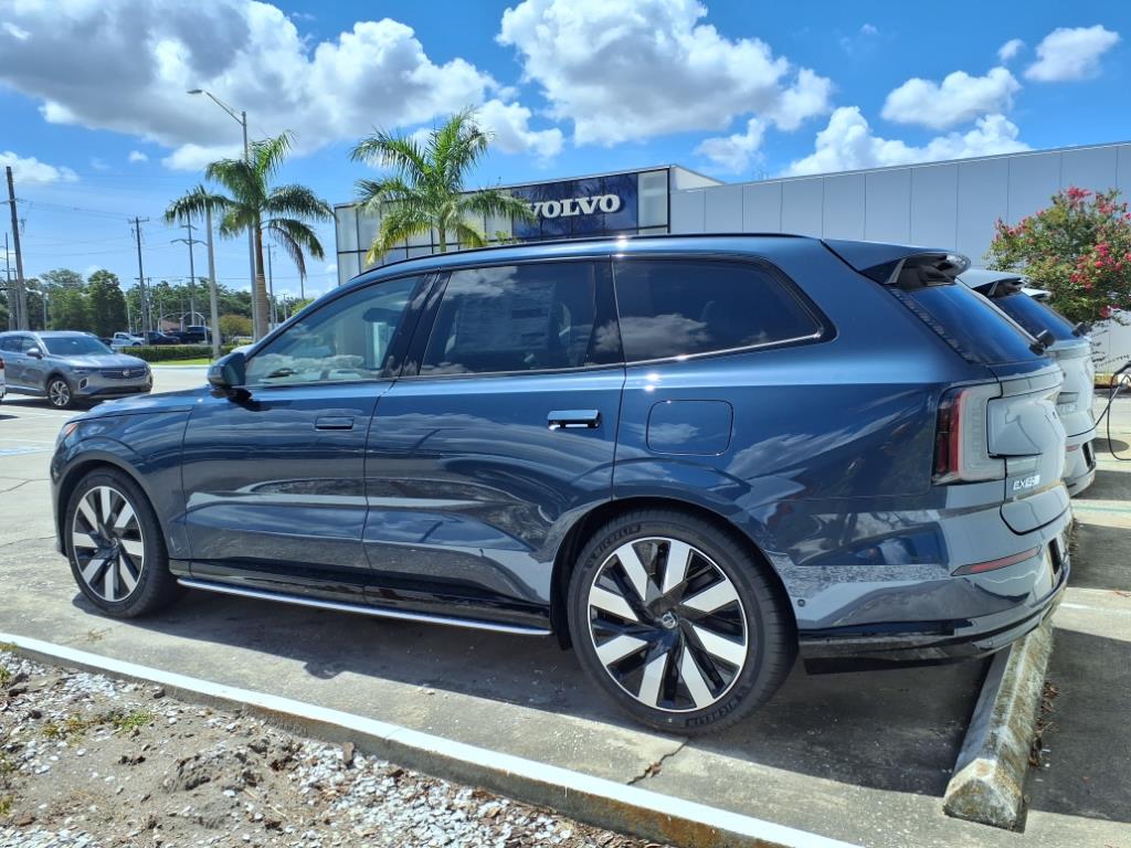 2025 Volvo EX90 Twin Motor Performance Ultra photo 3