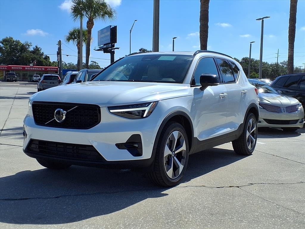New 2026 Volvo XC40 B5 Plus SUV