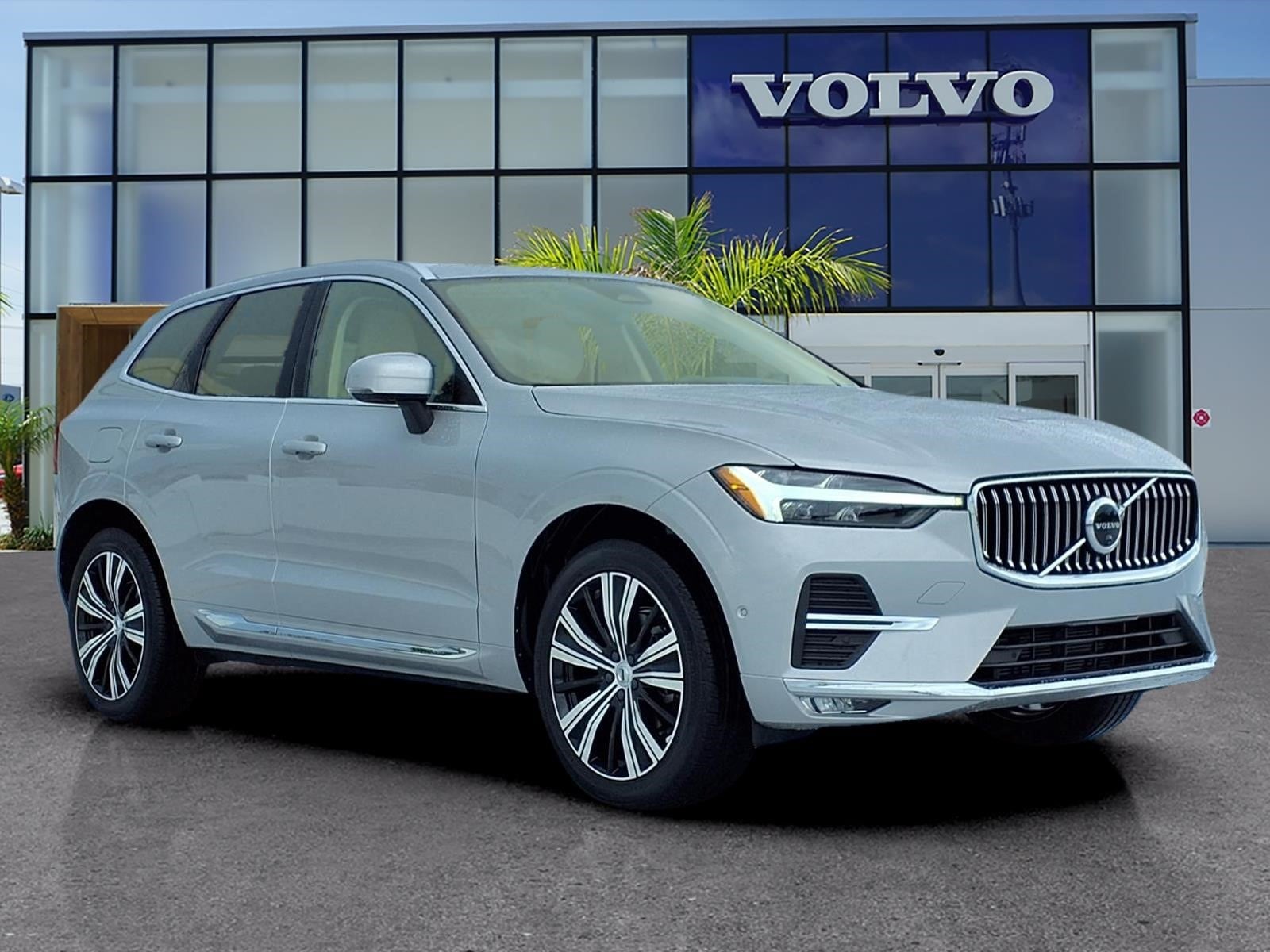 2023 Volvo XC60 B5 Plus Bright Theme FWD