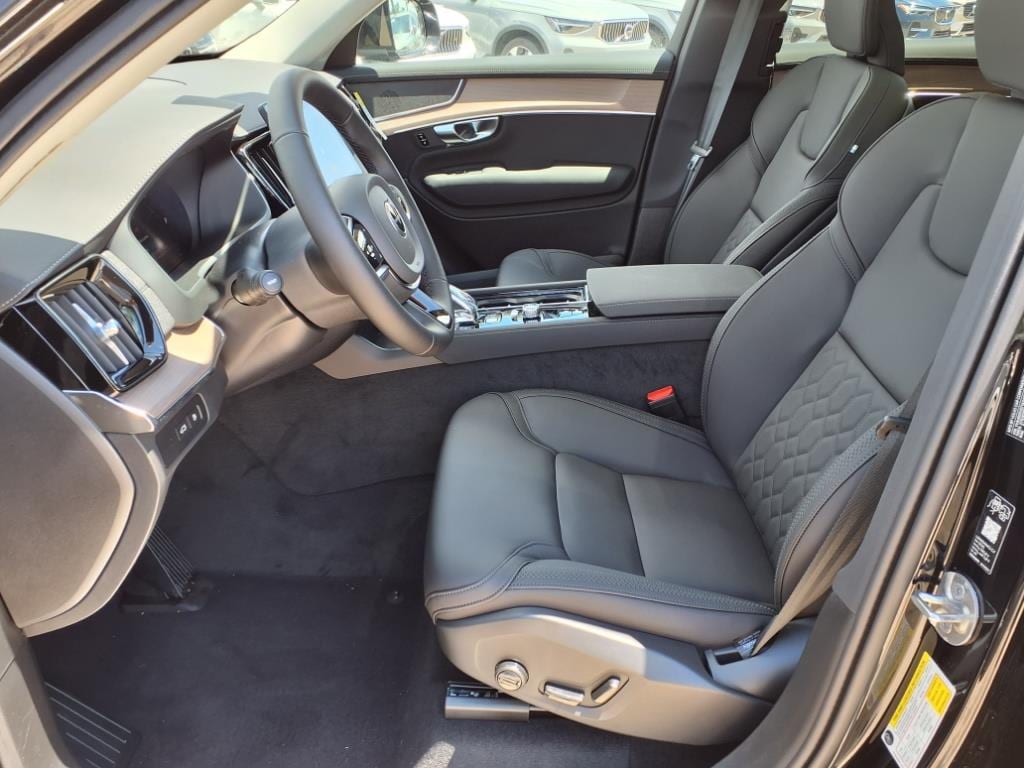 2026 Volvo XC90 Core - Photo 13