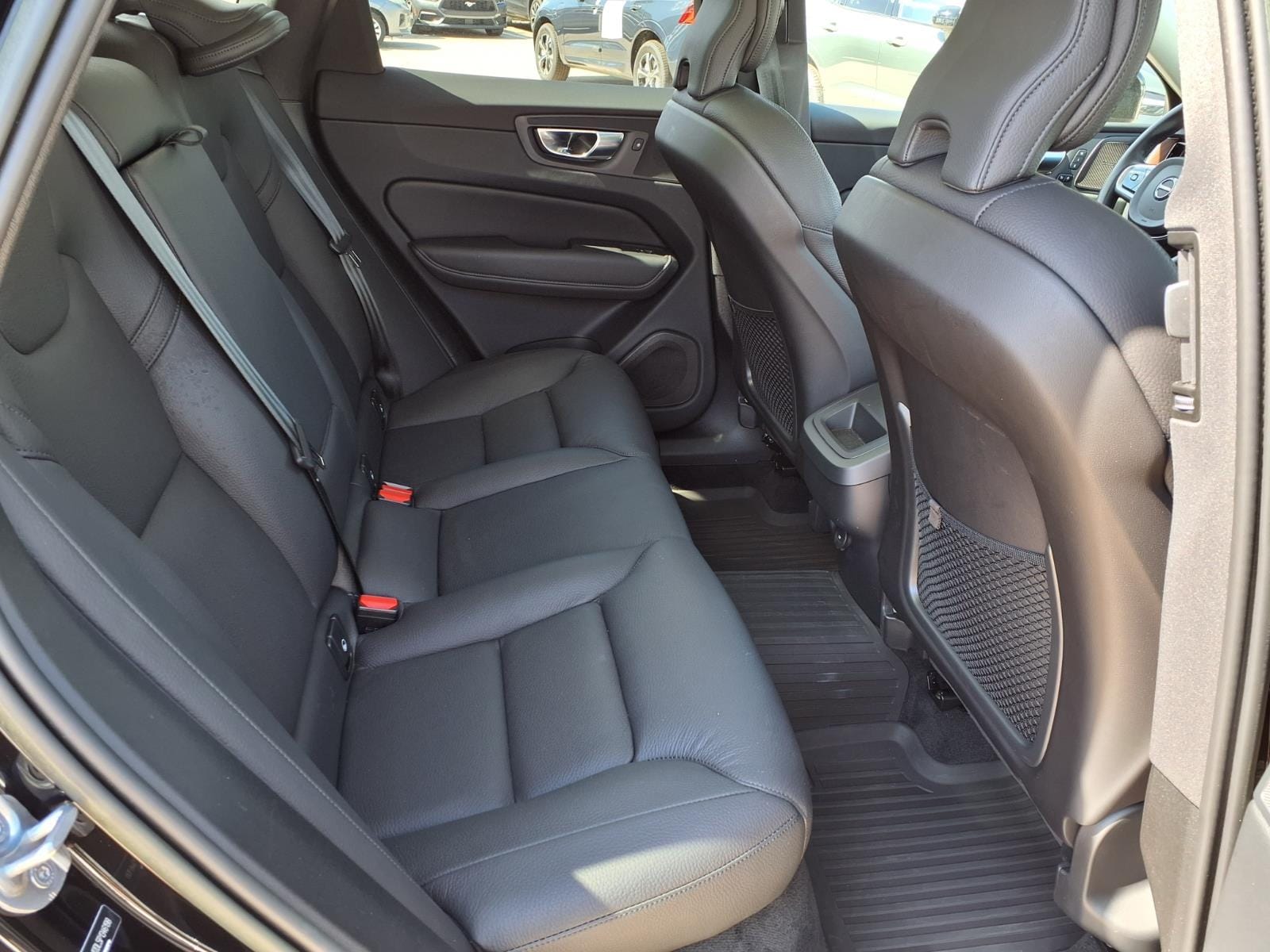2023 Volvo XC60 Plus - Photo 15