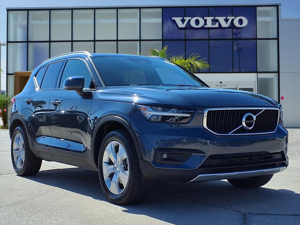 2021 Volvo XC40 Momentum