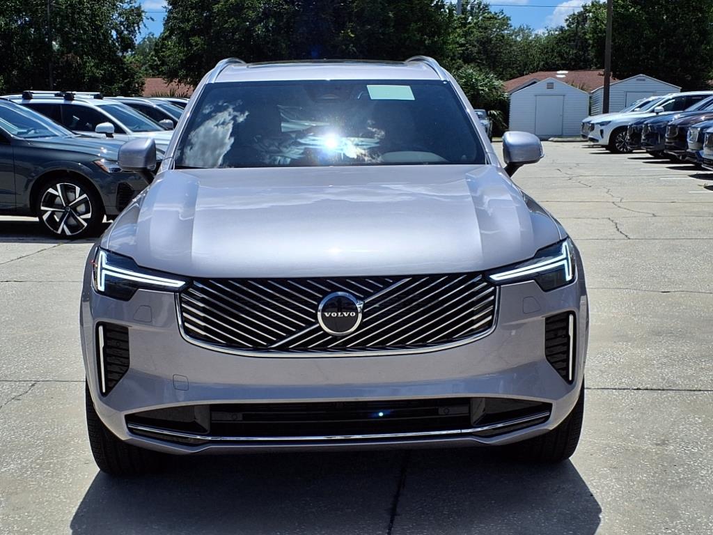 2026 Volvo XC90 B5 Core photo 2