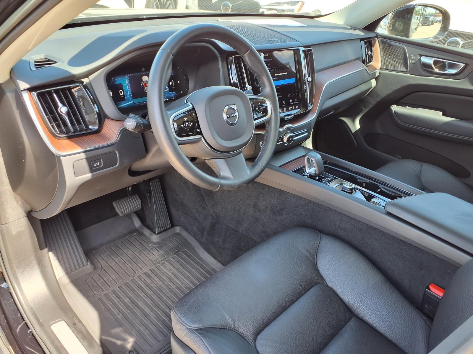 2023 Volvo XC60 Plus - Photo 21