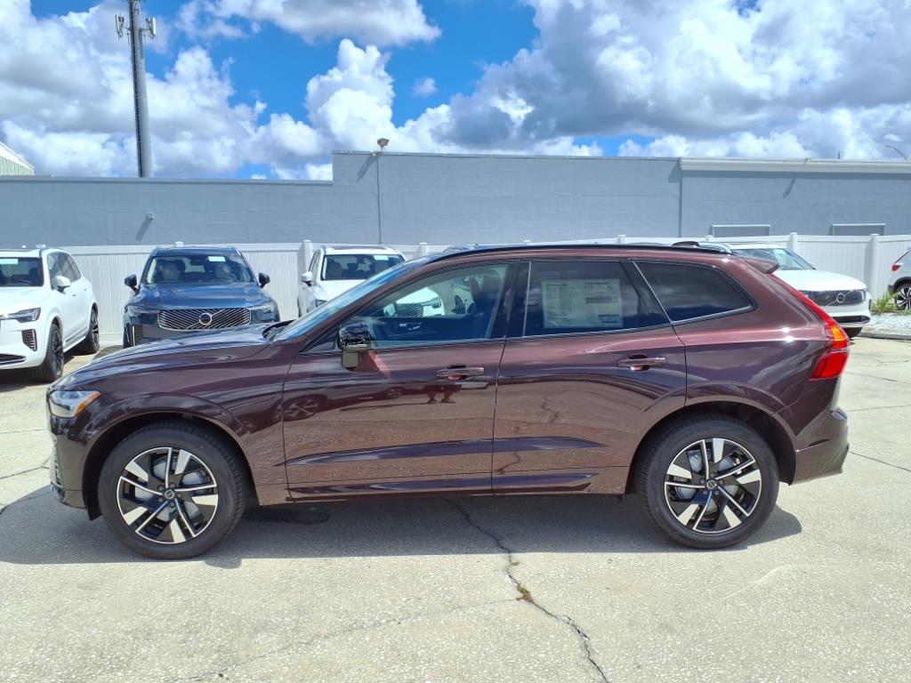 2026 Volvo XC60 B5 Core photo 4