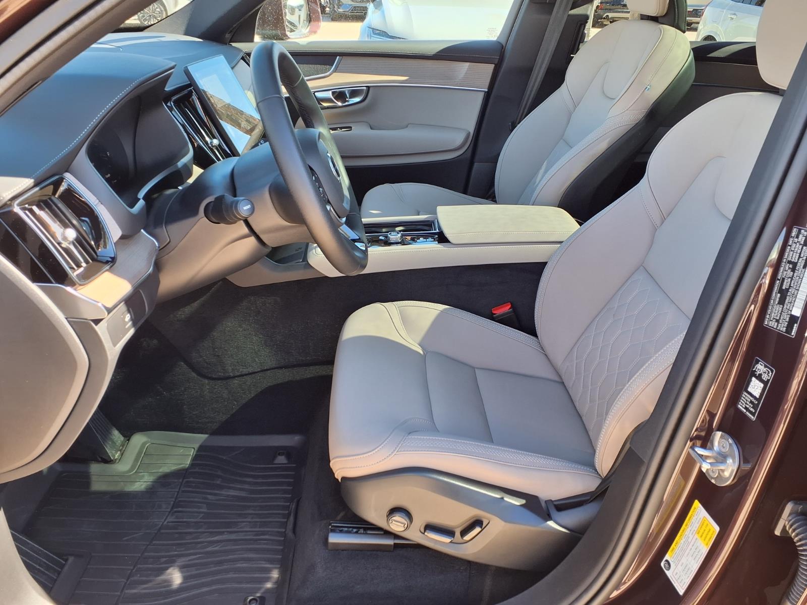 2026 Volvo XC90 Core - Photo 13
