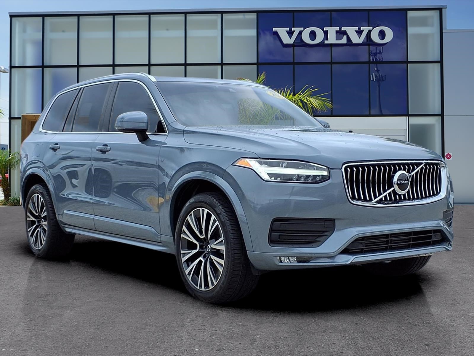 2020 Volvo XC90 Momentum
