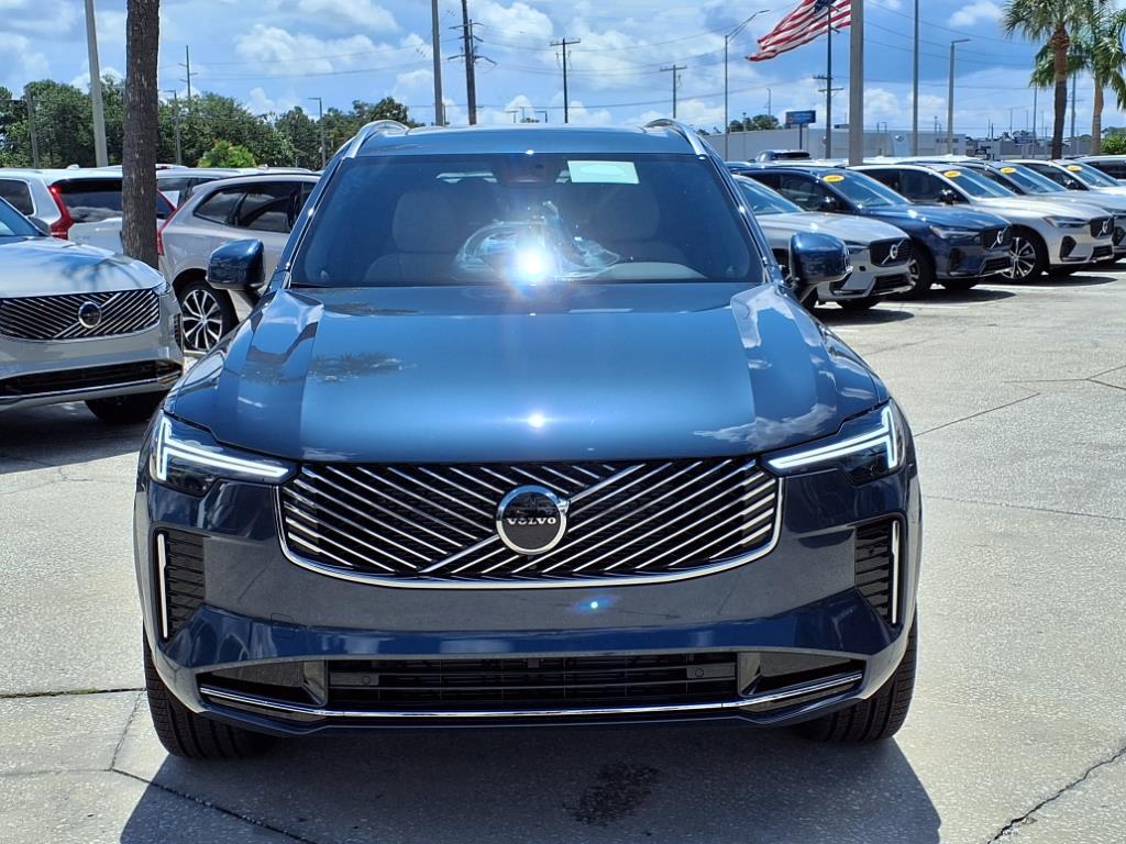 2026 Volvo XC90 Core AWD photo 2