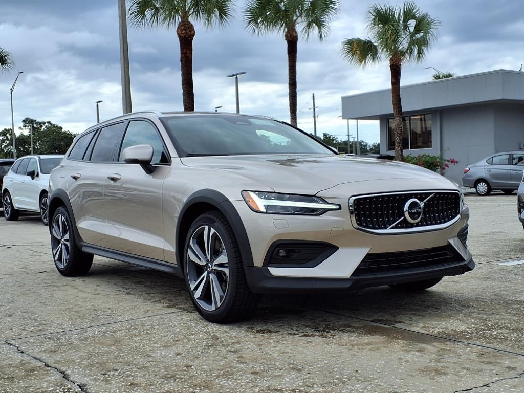 2026 Volvo V60 Cross Country Wagon 