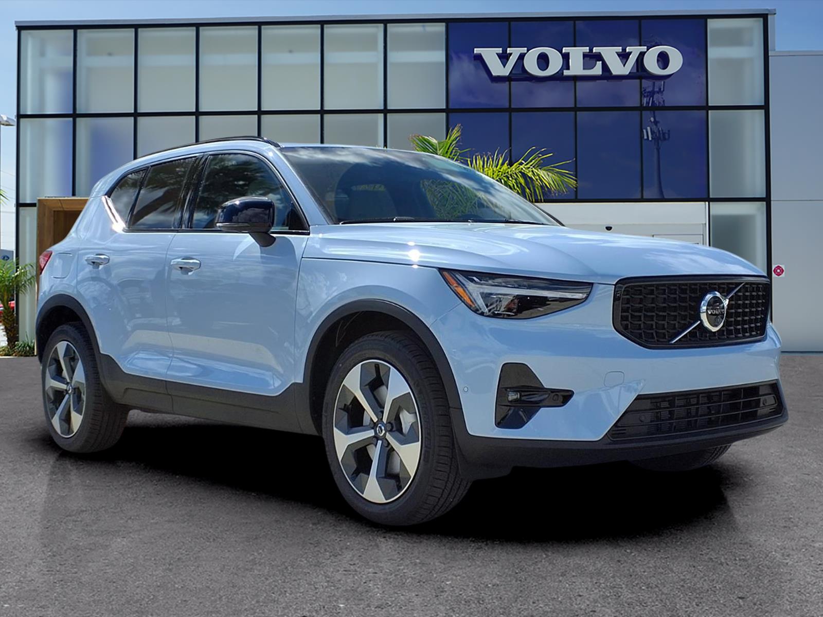 2026 Volvo XC40 SUV 
