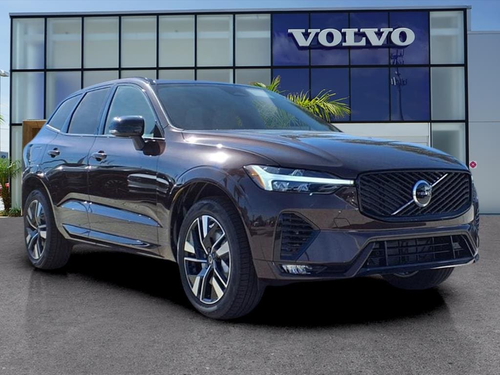 2026 Volvo XC60 Core's photo